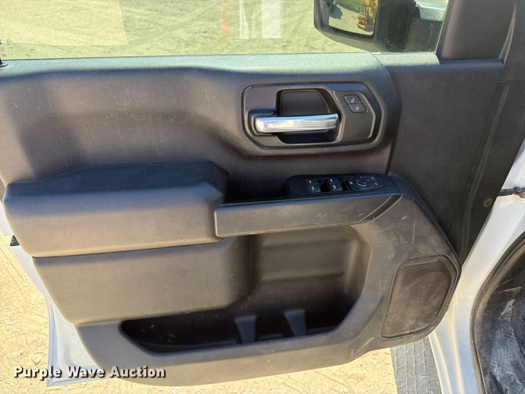 image for item FN3759 2022 GMC Sierra 2500HD 4X4 Crew Cab pickup truck