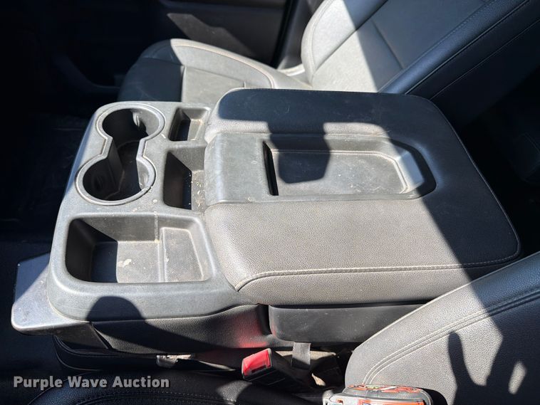 image for item FN3759 2022 GMC Sierra 2500HD 4X4 Crew Cab pickup truck