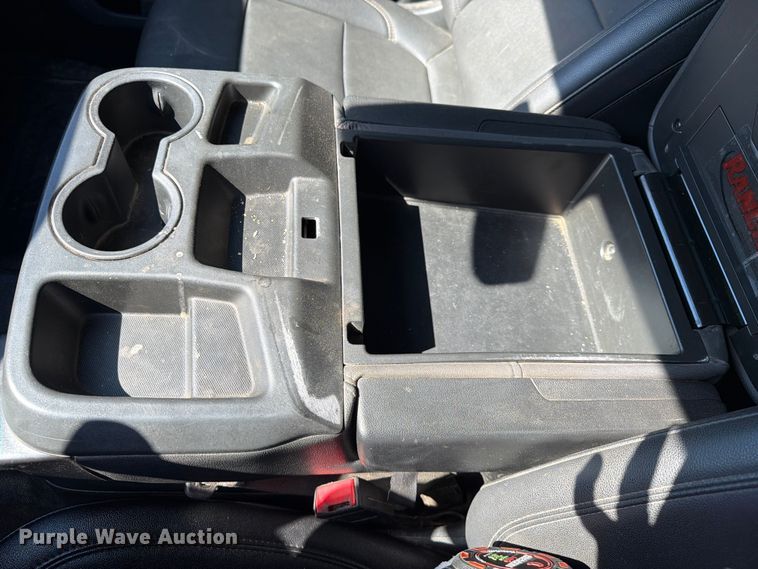 image for item FN3759 2022 GMC Sierra 2500HD 4X4 Crew Cab pickup truck