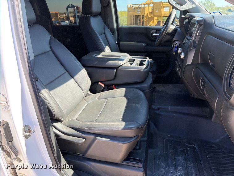 image for item FN3759 2022 GMC Sierra 2500HD 4X4 Crew Cab pickup truck
