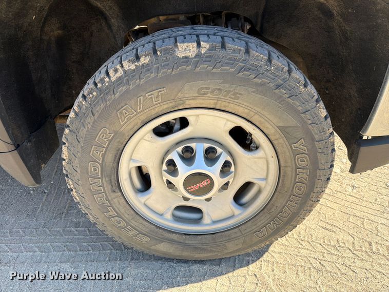 image for item FN3759 2022 GMC Sierra 2500HD 4X4 Crew Cab pickup truck