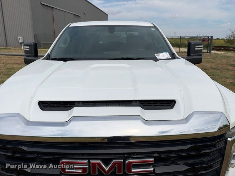 image for item FN3760 2021 GMC Sierra 2500 Crew Cab pickup truck