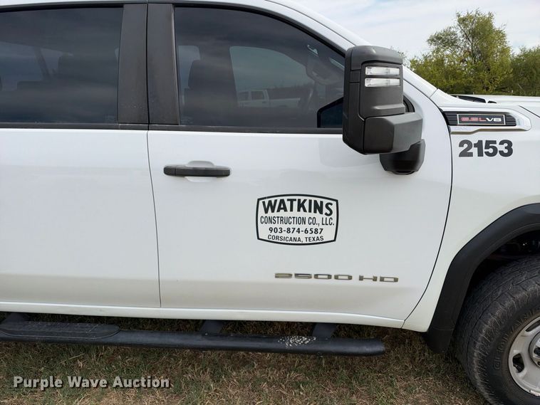 image for item FN3760 2021 GMC Sierra 2500 Crew Cab pickup truck