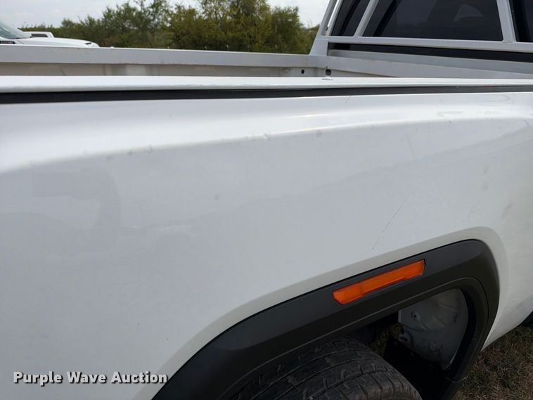image for item FN3760 2021 GMC Sierra 2500 Crew Cab pickup truck