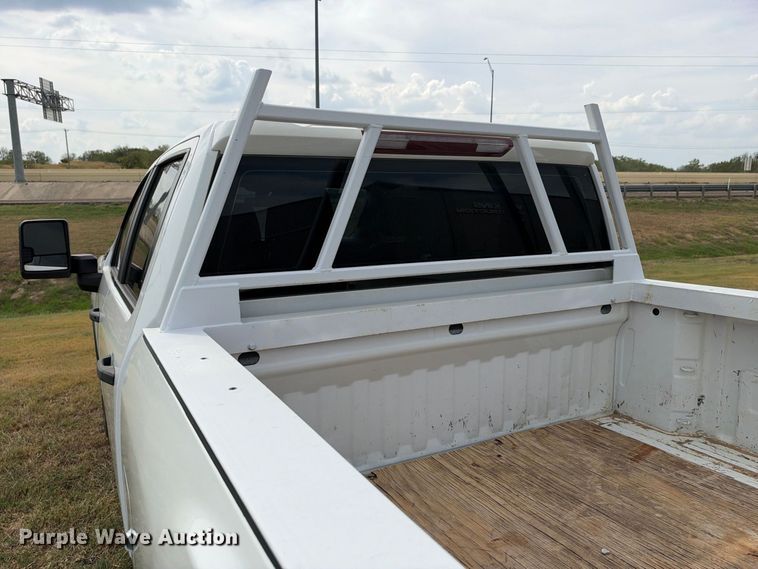 image for item FN3760 2021 GMC Sierra 2500 Crew Cab pickup truck