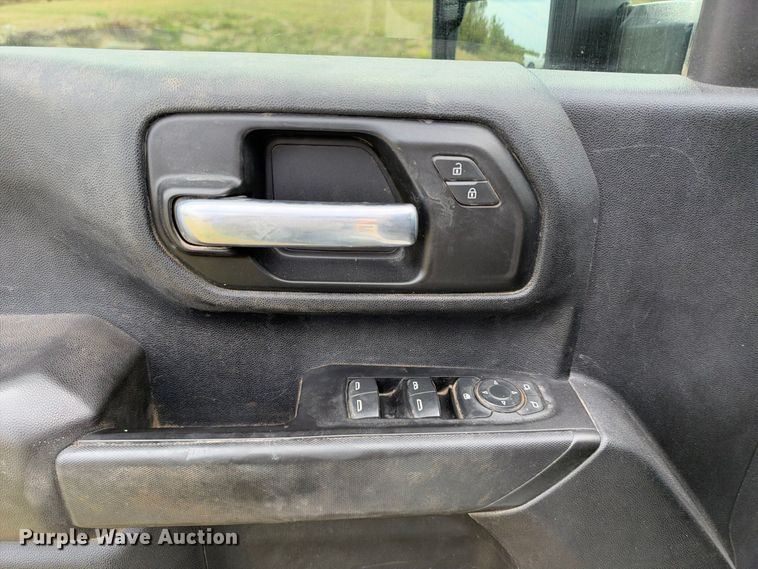 image for item FN3760 2021 GMC Sierra 2500 Crew Cab pickup truck