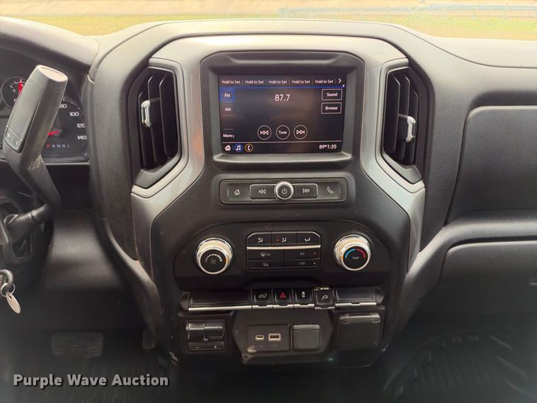 image for item FN3760 2021 GMC Sierra 2500 Crew Cab pickup truck
