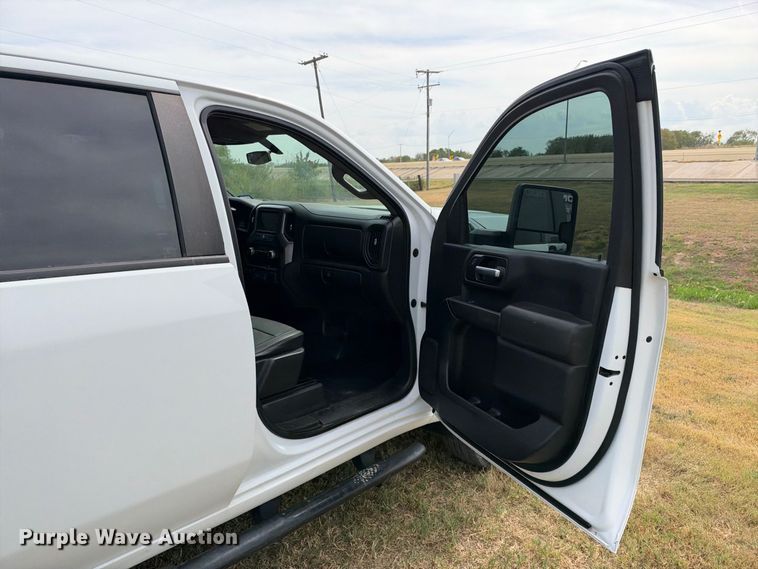 image for item FN3760 2021 GMC Sierra 2500 Crew Cab pickup truck