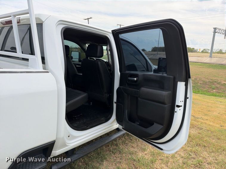 image for item FN3760 2021 GMC Sierra 2500 Crew Cab pickup truck