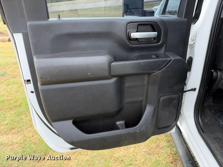 image for item FN3760 2021 GMC Sierra 2500 Crew Cab pickup truck