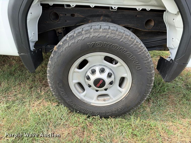 image for item FN3760 2021 GMC Sierra 2500 Crew Cab pickup truck