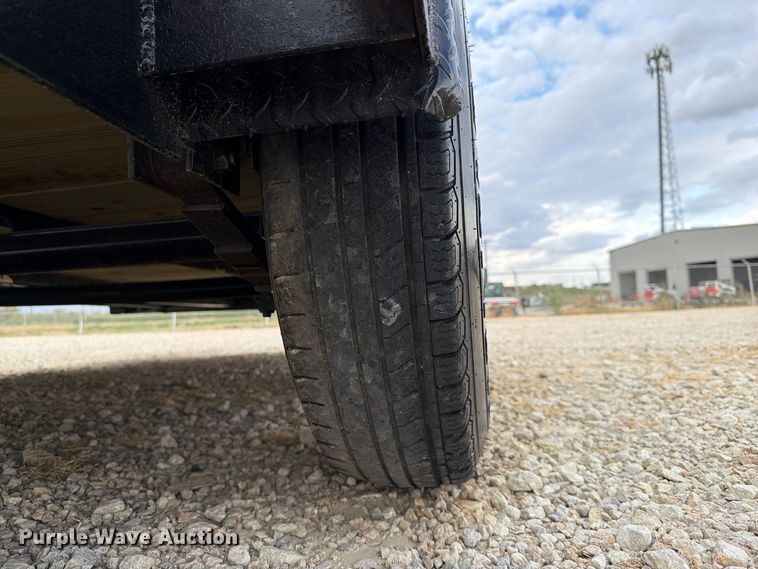 image for item FN3762 2015 CAR-TEX equipment trailer
