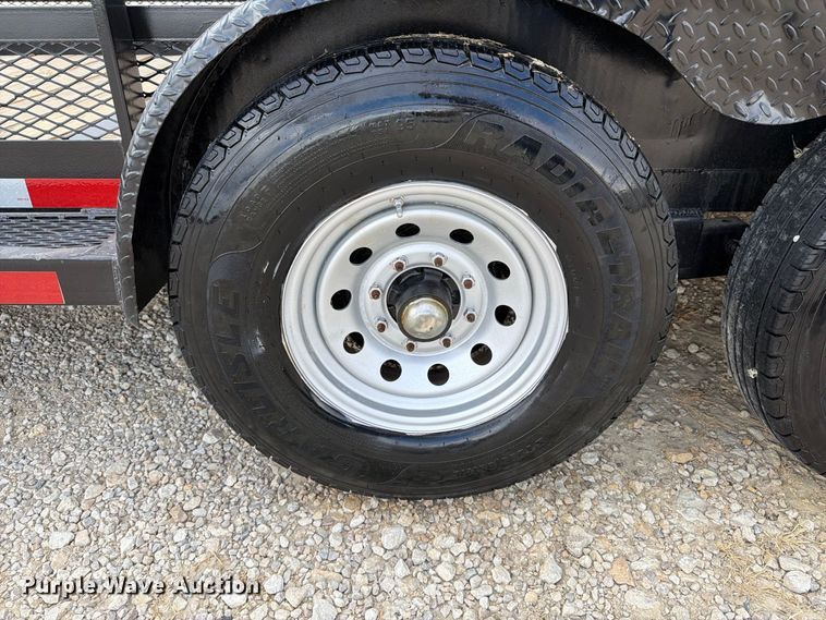 image for item FN3762 2015 CAR-TEX equipment trailer
