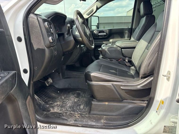 image for item FN3763 2021 GMC Sierra 2500 Crew Cab pickup truck