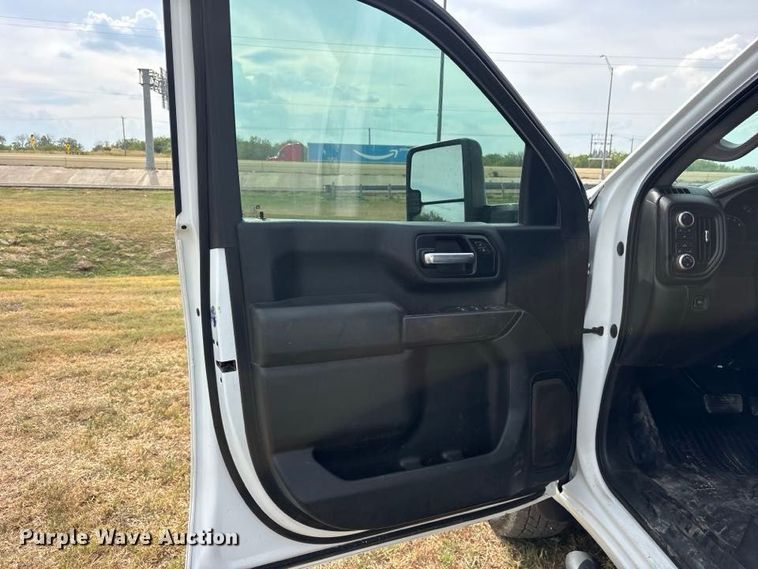 image for item FN3763 2021 GMC Sierra 2500 Crew Cab pickup truck