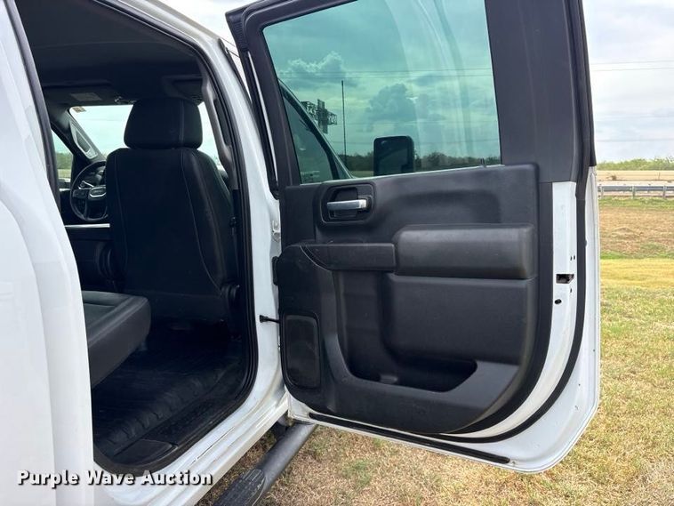 image for item FN3763 2021 GMC Sierra 2500 Crew Cab pickup truck