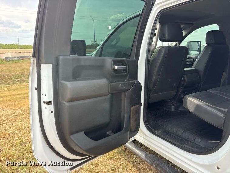 image for item FN3763 2021 GMC Sierra 2500 Crew Cab pickup truck
