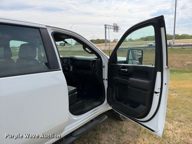image for item FN3764 2021 GMC Sierra 2500 Crew Cab pickup truck