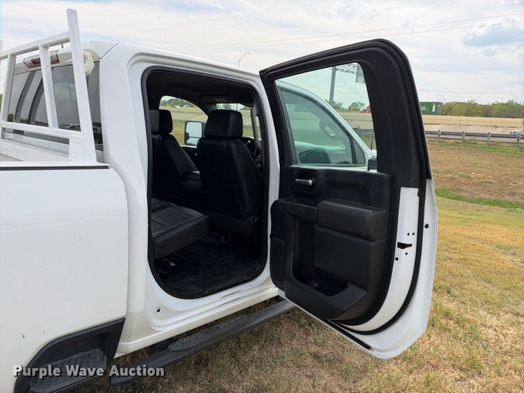 image for item FN3764 2021 GMC Sierra 2500 Crew Cab pickup truck