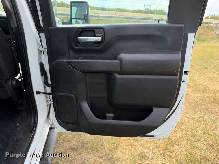 image for item FN3764 2021 GMC Sierra 2500 Crew Cab pickup truck