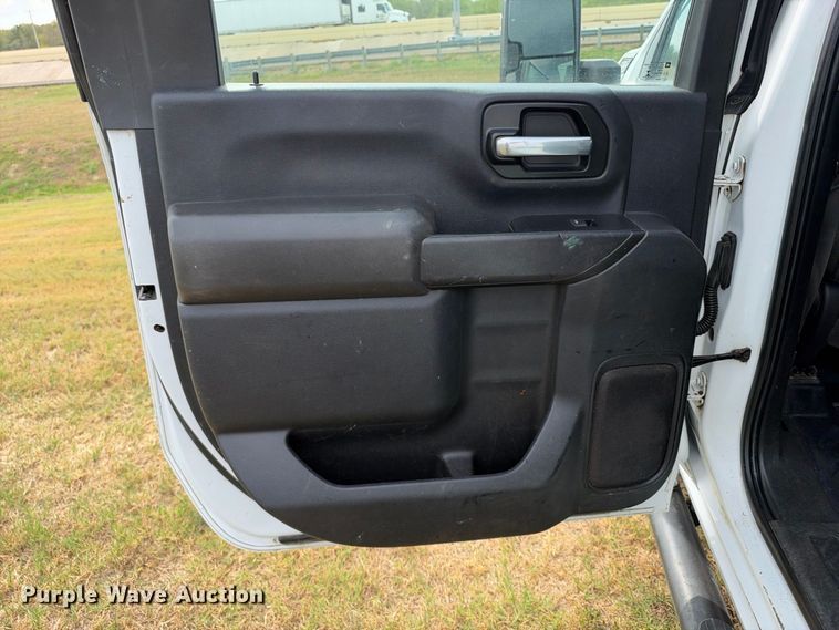 image for item FN3764 2021 GMC Sierra 2500 Crew Cab pickup truck