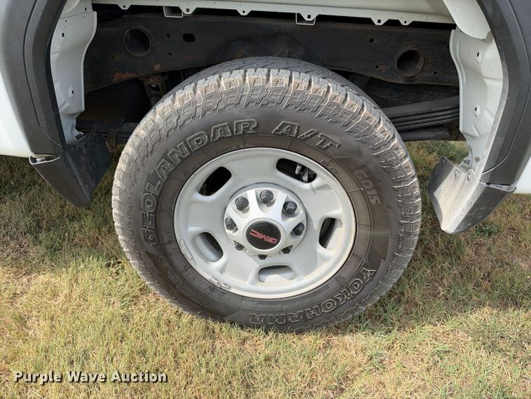 image for item FN3764 2021 GMC Sierra 2500 Crew Cab pickup truck