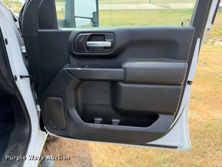 image for item FN3765 2021 GMC Sierra 2500 Crew Cab pickup truck