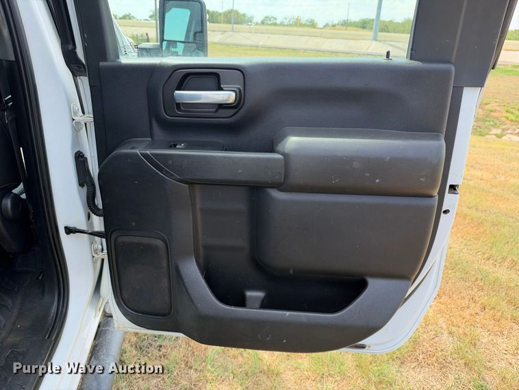 image for item FN3765 2021 GMC Sierra 2500 Crew Cab pickup truck