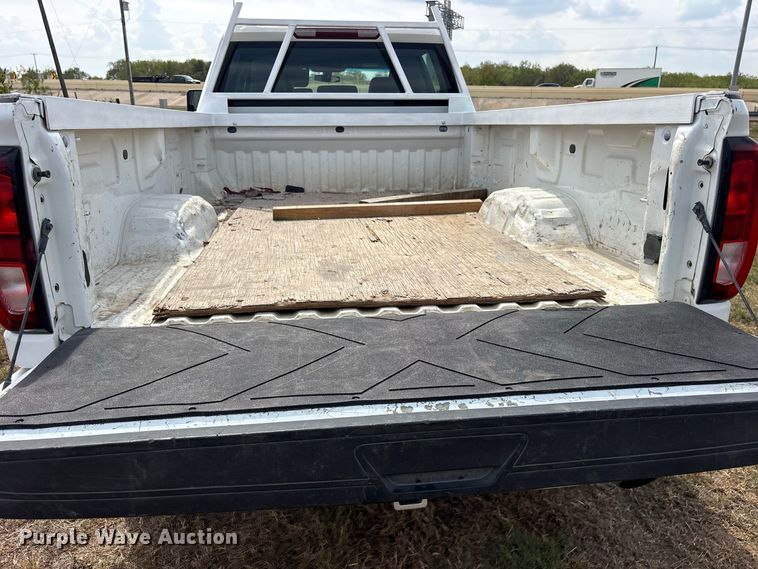 image for item FN3766 2021 GMC Sierra 2500 Crew Cab pickup truck
