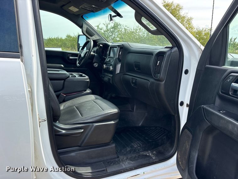 image for item FN3766 2021 GMC Sierra 2500 Crew Cab pickup truck