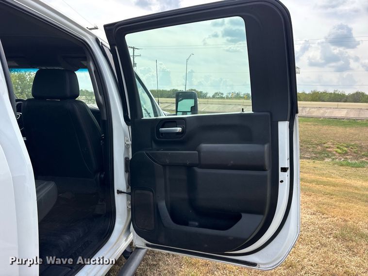 image for item FN3766 2021 GMC Sierra 2500 Crew Cab pickup truck