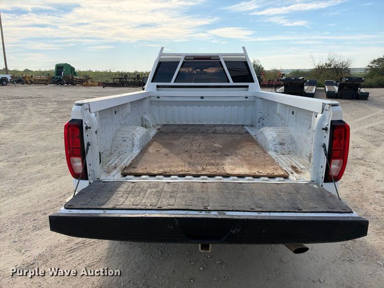 image for item FN3767 2021 GMC Sierra 2500 4X4 Crew Can pickup truck