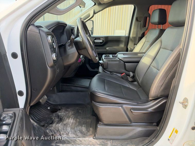 image for item FN3767 2021 GMC Sierra 2500 4X4 Crew Can pickup truck