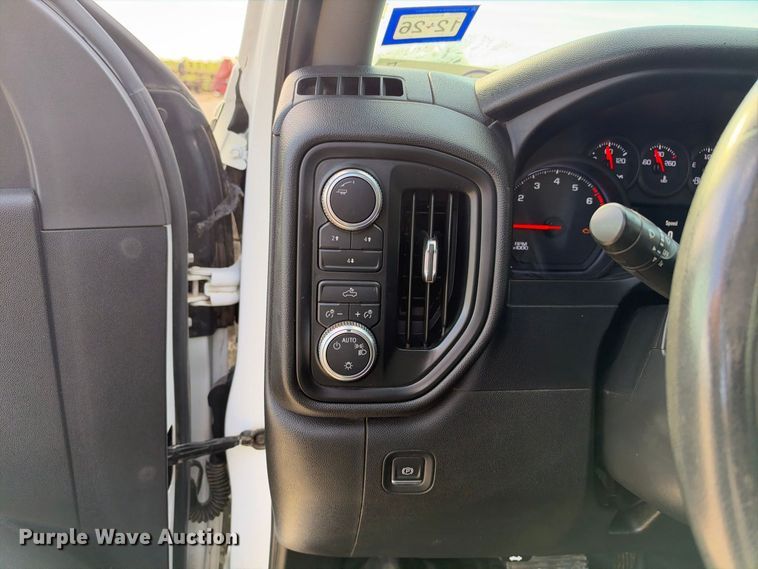 image for item FN3767 2021 GMC Sierra 2500 4X4 Crew Can pickup truck