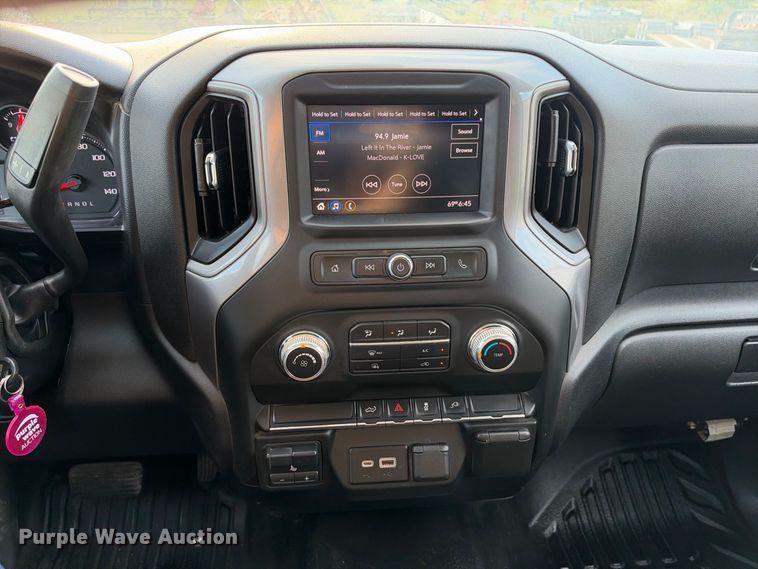 image for item FN3767 2021 GMC Sierra 2500 4X4 Crew Can pickup truck