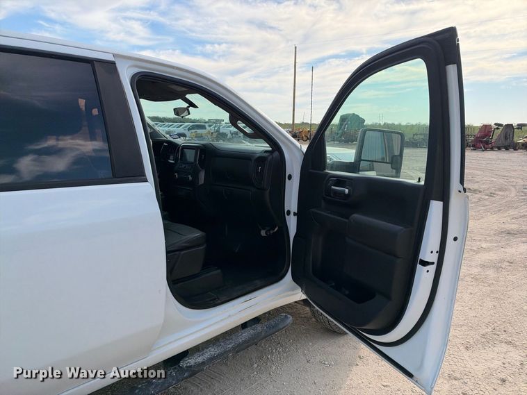 image for item FN3767 2021 GMC Sierra 2500 4X4 Crew Can pickup truck