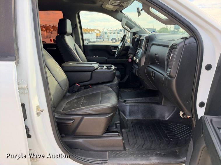 image for item FN3767 2021 GMC Sierra 2500 4X4 Crew Can pickup truck