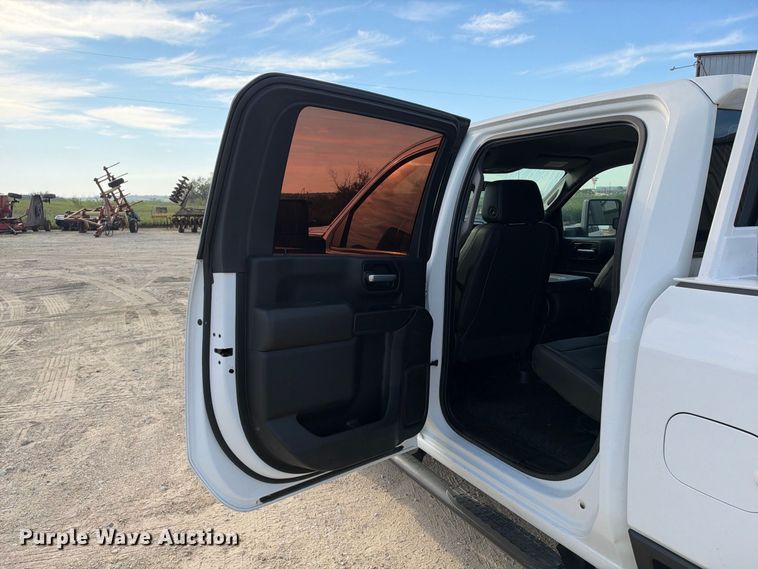 image for item FN3767 2021 GMC Sierra 2500 4X4 Crew Can pickup truck