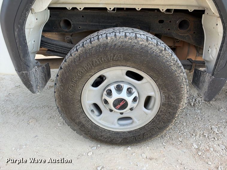 image for item FN3767 2021 GMC Sierra 2500 4X4 Crew Can pickup truck