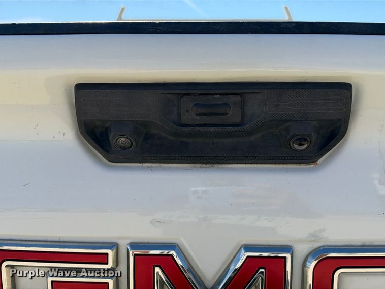 image for item FN3768 2021 GMC Sierra 2500 4X4 Crew Cab pickup truck