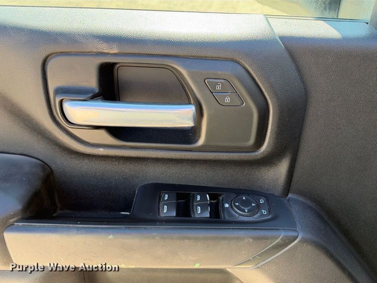 image for item FN3768 2021 GMC Sierra 2500 4X4 Crew Cab pickup truck