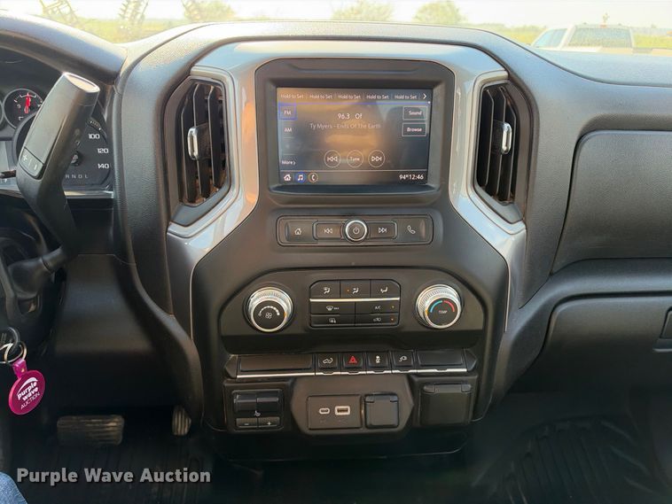 image for item FN3768 2021 GMC Sierra 2500 4X4 Crew Cab pickup truck