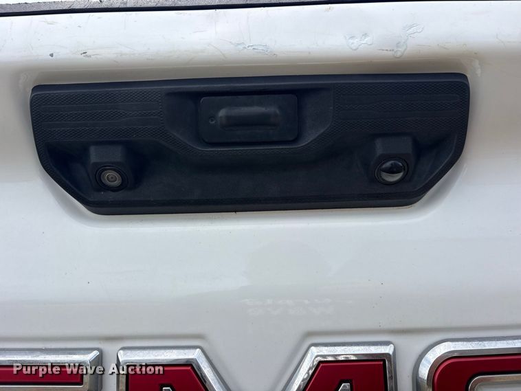 image for item FN3769 2021 GMC Sierra Crew Cab pickup truck
