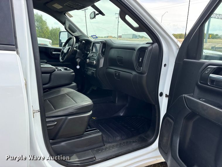 image for item FN3769 2021 GMC Sierra Crew Cab pickup truck