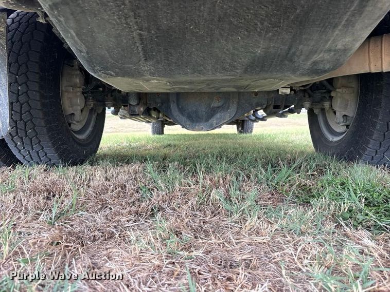 image for item FN3770 2020 GMC 3500 Crew Cab flatbed pickup truck
