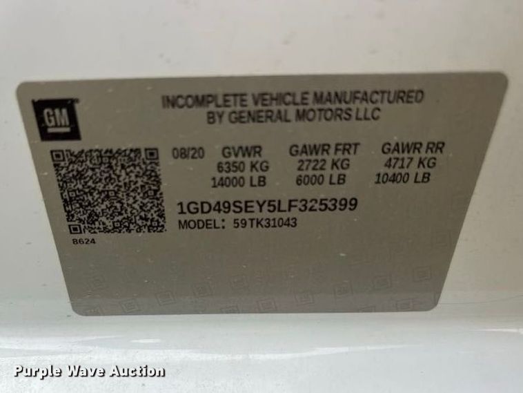image for item FN3770 2020 GMC 3500 Crew Cab flatbed pickup truck