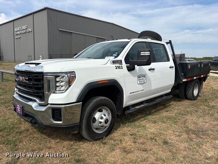 2021 GMC Sierra 3500 Crew Cab flatbed pickup truck