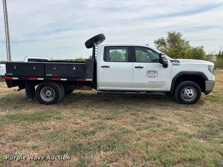 image for item FN3771 2021 GMC Sierra 3500 Crew Cab flatbed pickup truck