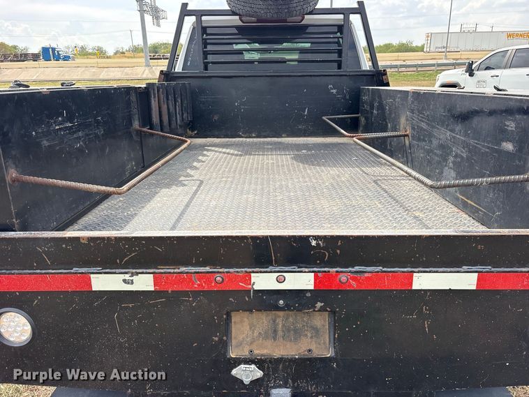 image for item FN3771 2021 GMC Sierra 3500 Crew Cab flatbed pickup truck