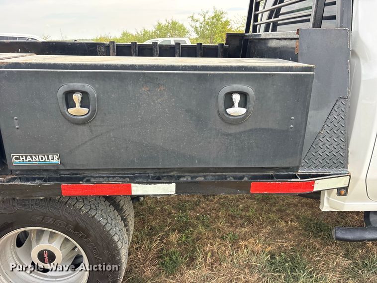 image for item FN3771 2021 GMC Sierra 3500 Crew Cab flatbed pickup truck